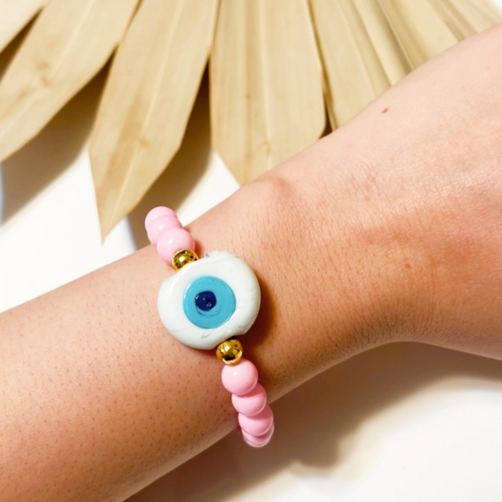 Pink beaded evil eye bracelet - Picture 1 of 4
